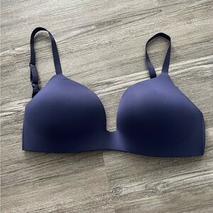 Uniqlo Wireless Bra  3D Hold 34/36 B C